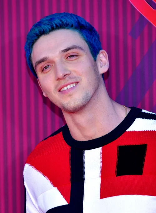 Lauv portrait